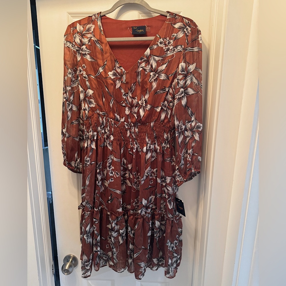 Brand new size 10 dress from Marshall’s! Never been worn!
